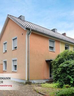 Modernisiertes Endreihenhaus mit Garten und Garage - Bremen