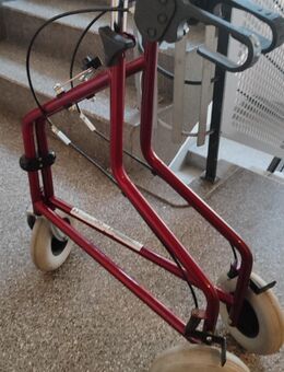 Rollator/Gehhilfe - Essen