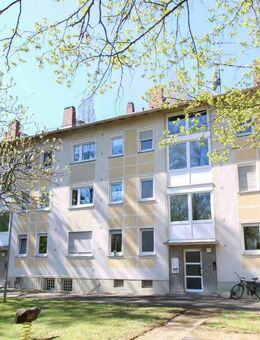 Charmante 3-Zimmer-Wohnung mit Balkon in Frankfurt-Zeilsheim - Ruhige Lage und Top - Anbindung - Frankfurt (Main)