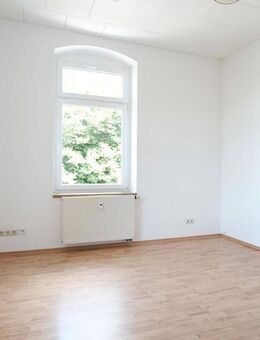 Schöne 2-Raumwohnung mit Tageslichtbad und Stellplatz! - Annaberg-Buchholz