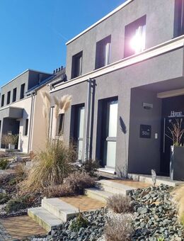 Neubau Reihenmittelhaus / Whg. in Crimmitschau, Bebelstraße / KfW 55 Bauweise / energieeffizientes Wohnen mit Kaminofen - Crimmitschau