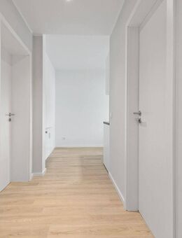 Moderne 2-Zimmer-Wohnung, Hochparterre, Einbauküche, Balkon und Duschbad mit Fenster in Elmshorn - Elmshorn