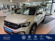 VW T-Cross, 1.0 Move Park Assis, Jahr 2023 - Gladenbach