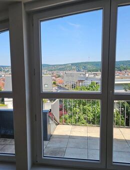 Stylische DG-Wohnung (klimatisiert) mit Terrasse und Panoramablick - Stuttgart