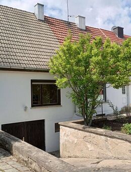 Doppelhaushälfte (sanierungsbedürftig) mit großem Grundstück in bevorzugter Wohnlage von Weimar zu verkaufen! - Weimar