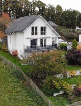 Neuwertiges Einfamilienhaus mit Blick über das Sauerland - ideal für Paare und kleine Familien - Meschede (Kreis- und Hochschulstadt)