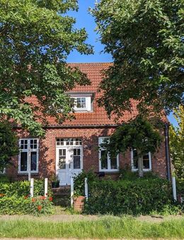 Historisches Einfamilienhaus in Wyk auf Föhr/Nordsee 6 Zi./Kü/2 Bäder/125qm/Grund 607qm/Garten+GHaus - Wyk (Föhr)