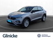 VW T-Roc, 1.5 TSI Life SiHz, Jahr 2023 - Weimar