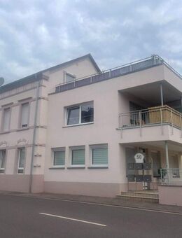 Single-Apartment im Dachgeschoss eines Mehrfamilienhauses in Schwemlingen - Merzig