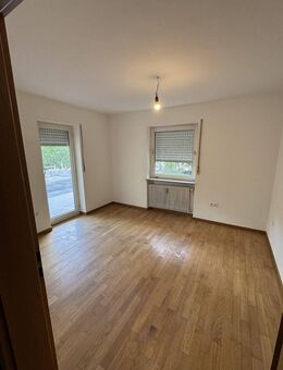 2-Zimmer Ideal als WG Singles oder Paare - mit Dachterrasse und Blick auf die Marienburg - Würzburg