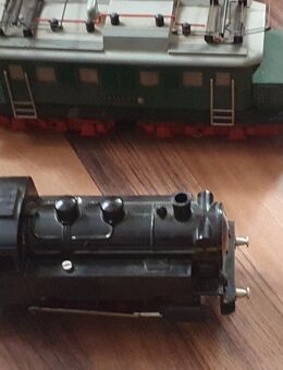 Biete hier eine alte Zeuke Eisenbahn mit Zubehör an - Barby (Elbe)