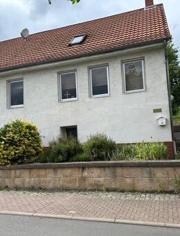 Freistehendes 2 Familienhaus teilvermietet mit Terrasse und großem Garten in Top Lage von Malsfeld - Malsfeld
