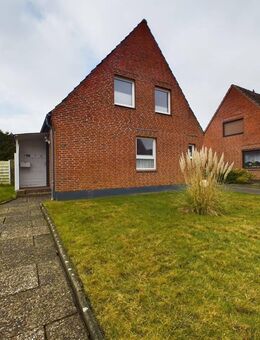 Ihr neues Familiennest: Charmantes Einfamilienhaus mit großem Garten - Wesselburen