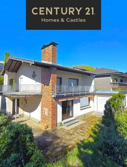 Traumhaftes freistehendes Familienidyll mit Garage, Balkonen, großem Garten mit eig. Weiher und Pool - Nohfelden
