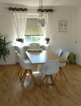 helle 3 - Zimmer Wohnung mit 40 m² Dachterrasse und Südbalkon - Trostberg