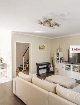 IMMOBERLIN.DE - Exzellente Doppelhaushälfte in familienfreundlicher Lage - Schulzendorf