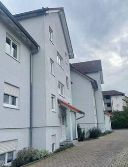 Freundliche 3-Zimmerwohnung Nr. 10 mit Einbauküche und Tiefgaragenstellplatz. - Satteldorf
