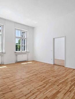 Erstbezug! Helle 4-ZKB mit neuer EBK in kernsaniertem Altbau direkt am Augsburger Dom - Augsburg