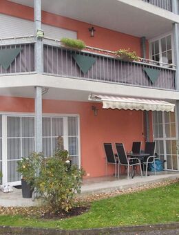 3-Zimmer Erdgeschosswohnung mit Terrasse, Pflanzgarten und verglastem Wintergarten - Obertraubling