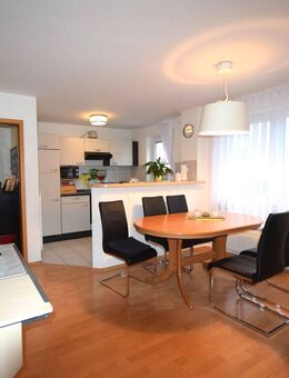 Helle 2,5- Zi.-Wohnung mit Balkon und TG Platz - Remseck (Neckar)