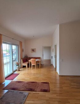 Altersgerechtes Wohnen, barrierefrei mit Dachterrasse und Aufzug für Senioren 55+ - Vierkirchen (Bayern)