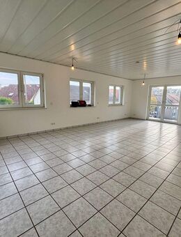 Gemütliche 2-Zimmer-Wohnung mit Terrasse, Balkon und großzügigem Wohnbereich - Wiesbaden