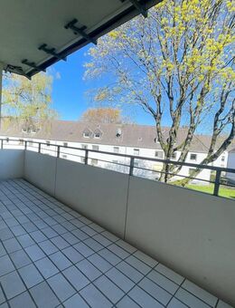 ***Erdgeschoss & Tageslichtbad & Balkon in super Lage*** - Essen