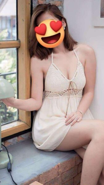 LINDA aus Asia ❤️ 26 Jahre 🌸 scharfe Lustmaus Privat