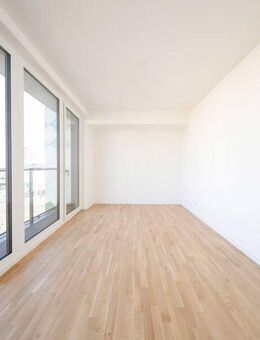 Stilvoll wohnen: Helle 2-Zimmer-Etagenwohnung mit Balkon und moderner Einbauküche in "Erstbezug" - Dresden