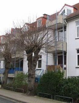 M 13 VEGESACK- 2 Zimmerwohnung im 2. Obergeschoss mit einem Balkon - - Bremen