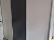 Kleiderschrank (kleiner Defekt) - Solingen (Klingenstadt)