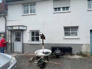 Mehrfamilienhaus mit zusätzlicher Gastronomie und Schnapsbrennerei - Ulmet