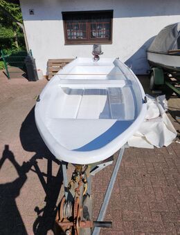 Angelboot mit Außenborder und Trailer - Seeth