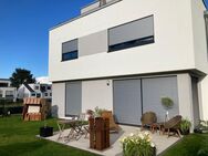 Neuwertige Wohnung mit Garten bestehend aus 84 qm EG Wohnung zzgl. 21 qm Home Office im UG - Oberursel (Taunus)