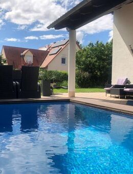 Traumhaus mit exklusiver, hochwertiger Ausstattung und Pool in bevorzugter Lage von Wendelstein! - Wendelstein