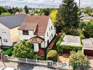 Großzügiges Einfamilienhaus mit Pool und Einliegerwohnung - ca. 255?m² Wohn- und Nutzfläche - Berlin