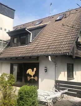 Wohnhaus mit Einliegerwohnung und Doppelgarage - Goslar