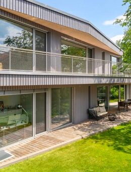 Wörthsee: Moderne Architektenvilla mit Option auf mehr Garten bis hin zu 2tem Baurecht - Wörthsee