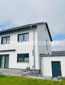 **Einziehen. Wohlfühlen. Zukunft leben.***KFW-Energieeffizienzhaus - Hof