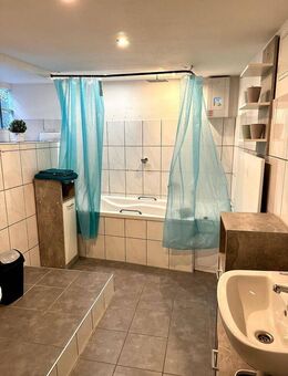 Reihenmittelhaus mit Garten in Gossmannsdorf - 6 Zimmer - Ochsenfurt