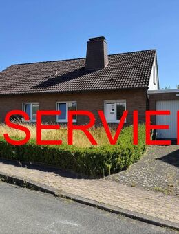 RESERVIERT! Massives Ein- bis Zweifamilienhaus mit Einliegerwohnung mit PV-Anlage - Brakel