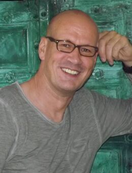 Frau zum Leben gesucht, 29-45, mit Kind/dern, umzugswillig, da ich 2026 in Holland am Meer lebe und wohne. Bin 60, 1,90, schlank, Glatze, Sternzeichen Fisch - Linz (Rhein)