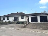 Wunderschönes Grundstück in ruhiger Lage und ein Haus mit viel Potenzial - ideal für eine Familie! - Donaueschingen