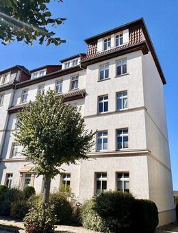 HORN IMMOBILIEN++ Neustrelitz, vermietetes MFH mit 10 Wohneinheiten, Stellplätzen und Keller - Neustrelitz