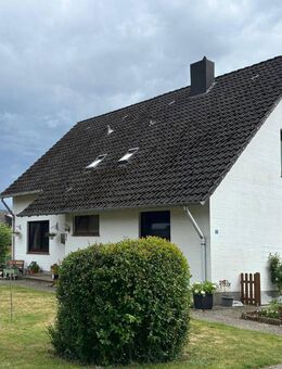 Helle und großzügige 4-Zimmer-Wohnung mit Garten - Salzhausen