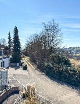 EFH MIT ELW - SACKGASSE - SONNIGER GARTEN - ZWEI GARAGEN - BEZUG SOFORT MÖGLICH! - Reutlingen