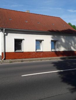 Einfamilienhaus mit reichlich Nebengelass - Uckerfelde