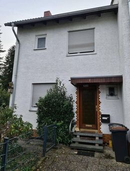Reiheneckhaus mit großem Garten und Garage in 63303 Dreieich-Dreieichenhain - Dreieich