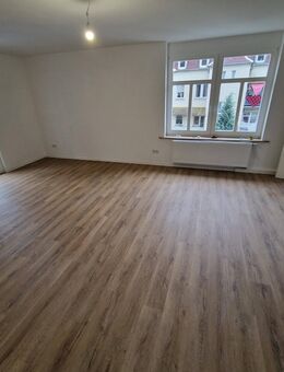 Sanierte 5 RW in Auerbach + Badewanne + Dusche - Auerbach (Vogtland)