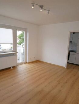 Frisch renovierte Single-Wohnung mit EBK und Garage in Cortendorf - Coburg